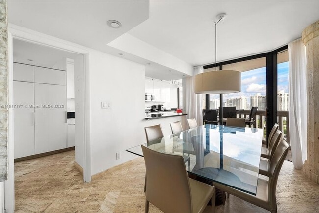 Building Photo - 1000 W Island Blvd