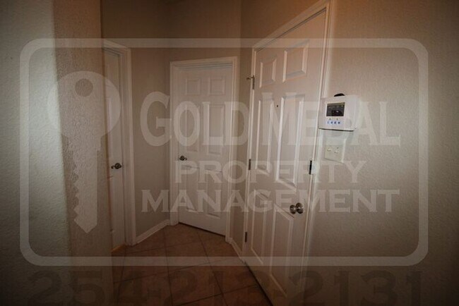 Building Photo - 2908 Tucson Dr