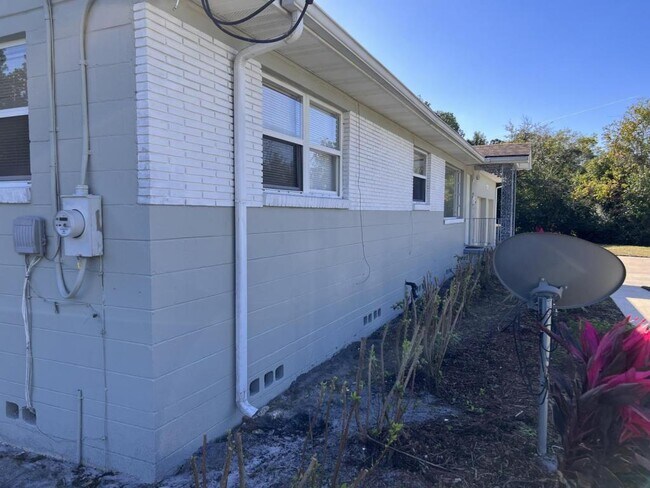 Building Photo - 2527 Emily Ln