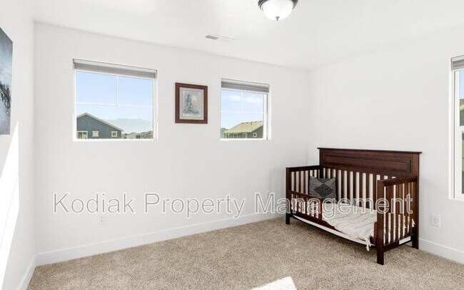 Building Photo - 127 N 4450 W