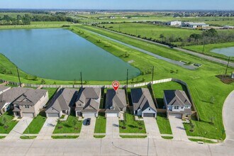 Building Photo - 6610 Sunset Velvet Dr