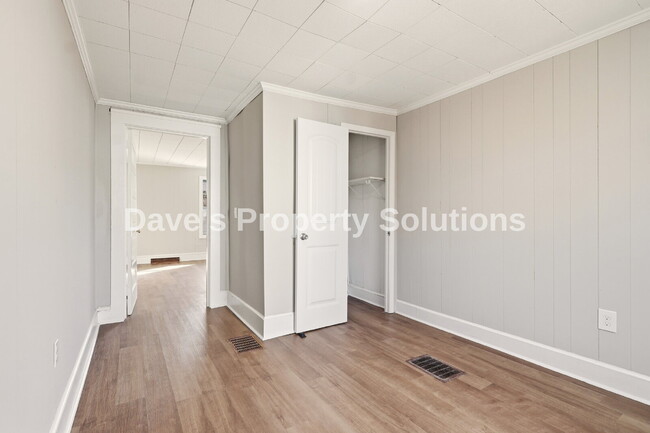 Building Photo - Charming Updated Home in Prime Winston-Salem Location