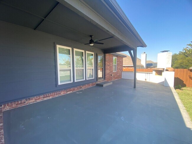 Building Photo - Jenks Schools! Prepare to fall in love wit...