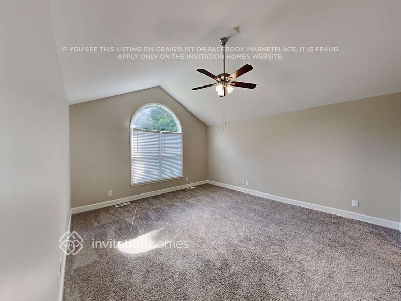 Building Photo - 158 Creek Haven Dr