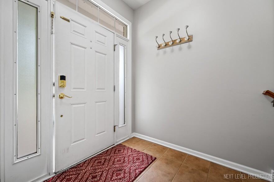 Building Photo - 5426 Cloverdale Rd