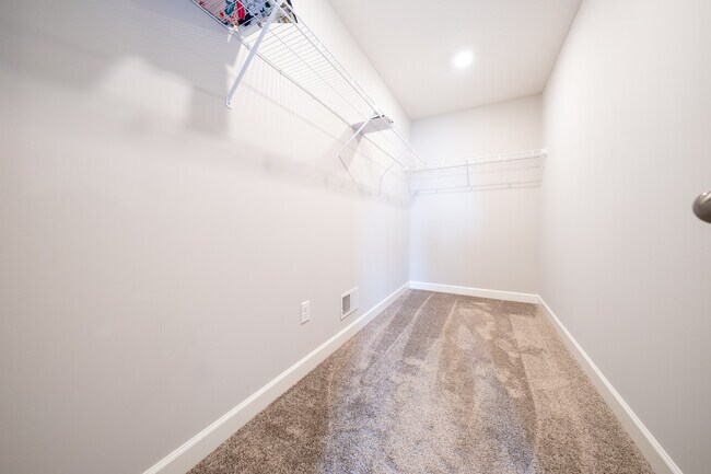 Building Photo - 18196 Goldfinch Wy