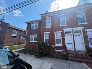 Building Photo - 1206 Green St