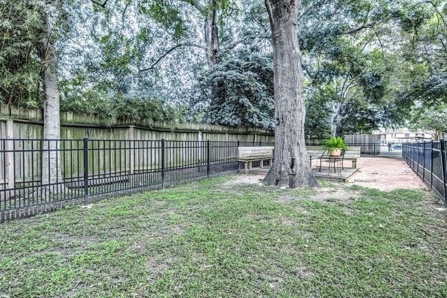 Building Photo - 5001 Lamonte Ln