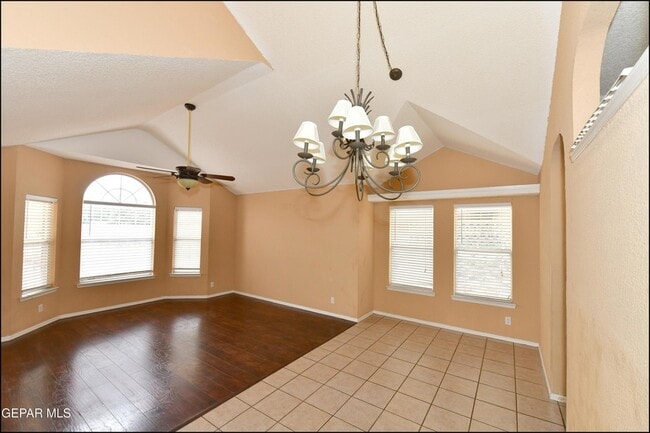 Building Photo - 7737 Plaza Azul Rd