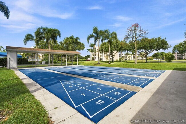 Building Photo - 7290 Kinghurst Dr