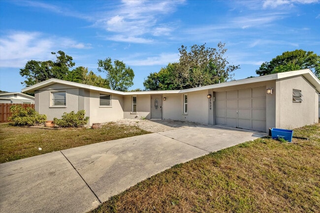 Building Photo - 2529 Croton Ave