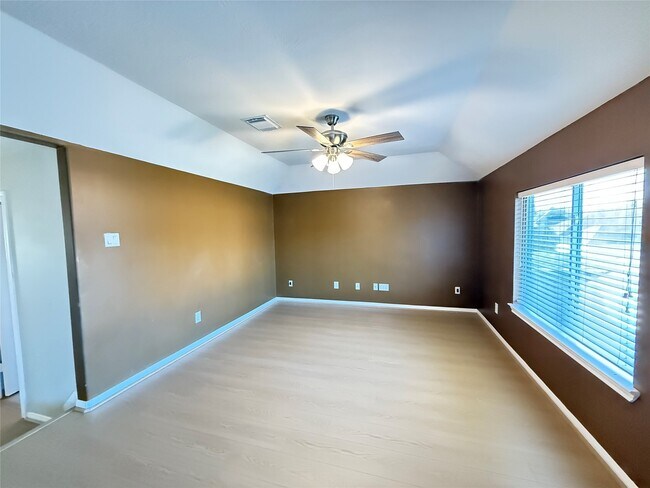 Building Photo - 3808 Travis Lake Ct