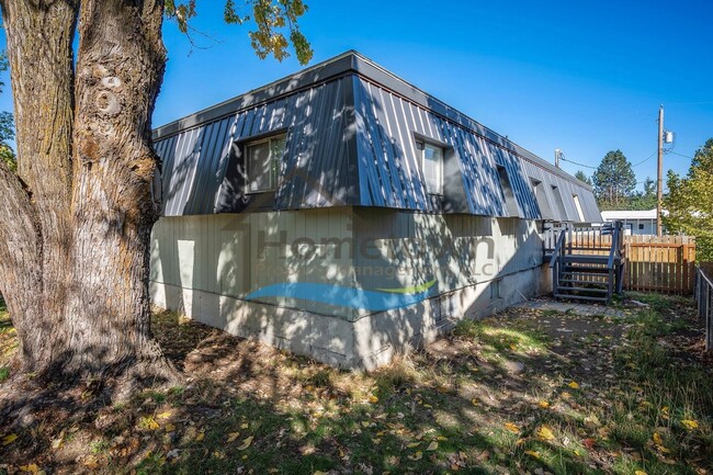 Building Photo - 2420 N 8th St