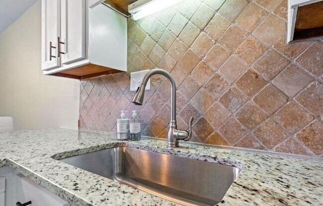 Building Photo - 102 Cambrian Way