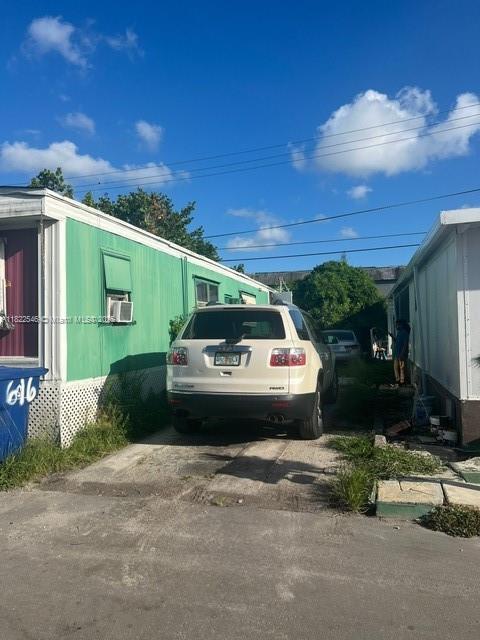 Building Photo - 3520 NW 79th St