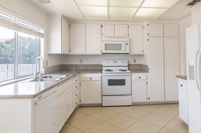 Building Photo - 6361 O'Bannon Dr
