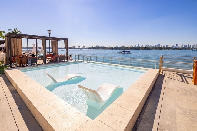 Building Photo - 1100 West Ave