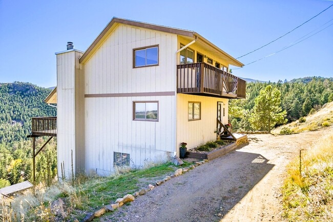 Building Photo - 1244 Hyland Dr