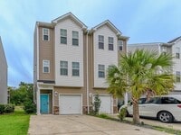 Building Photo - 703 Elton Ave