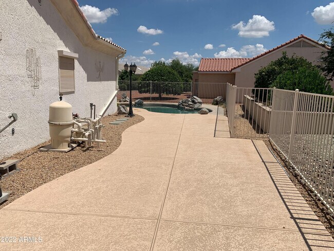 Building Photo - 15185 W Vía Manana