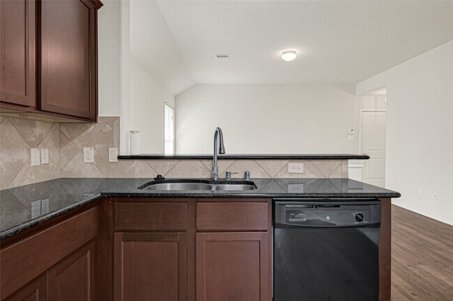Building Photo - 2806 Morgensen Dr