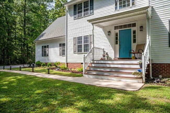 Building Photo - 4 Bedroom Home on 3.65 Acres in Moseley – Available September 22nd – $3,500/mo