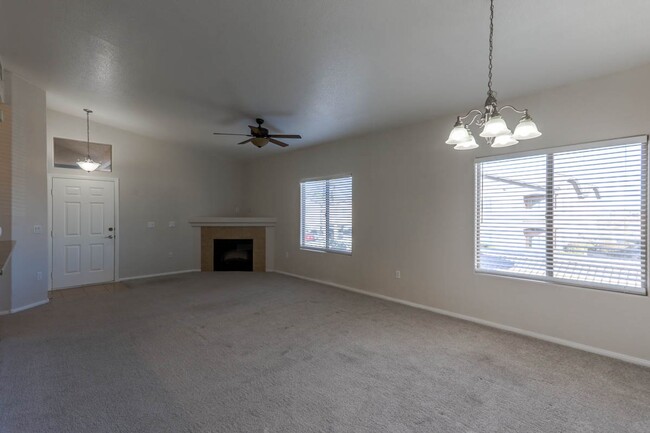 Building Photo - Great 2 Bedroom Southwest Vegas Condo