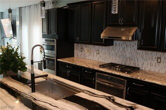 Building Photo - 10 Vicolo Sebino