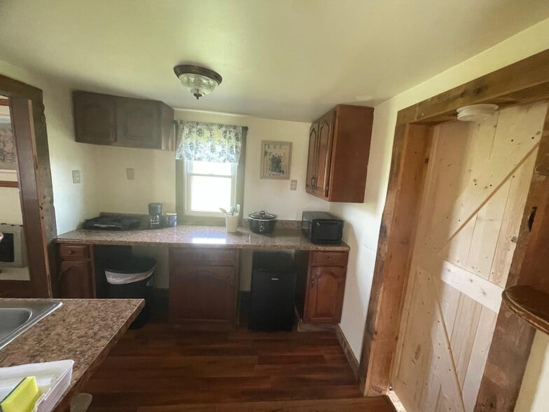 Building Photo - 350 Hilltown Rd