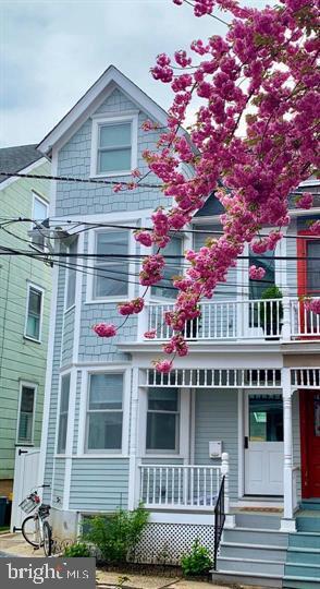 Building Photo - 28 Bank St