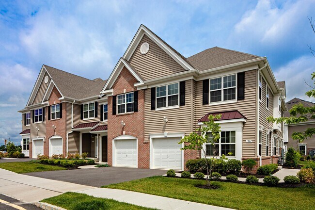Primary Photo - 2410 Stallion Cir E