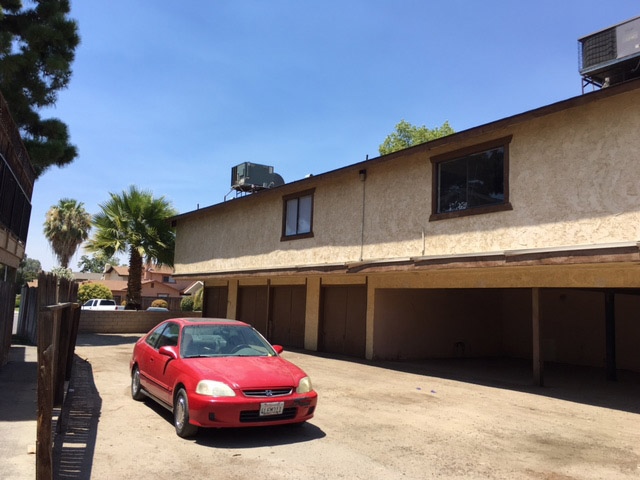 Building Photo - 4200 Parkwood Ct