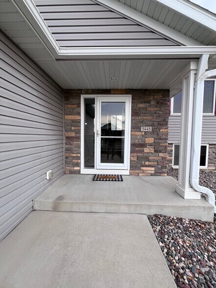 Entry - 5445 Florence Dr NW