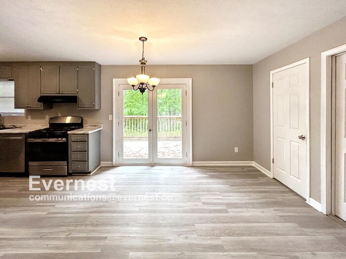 Building Photo - 8937 Tweeddale Dr