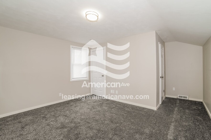 Building Photo - 1305 N 2nd St