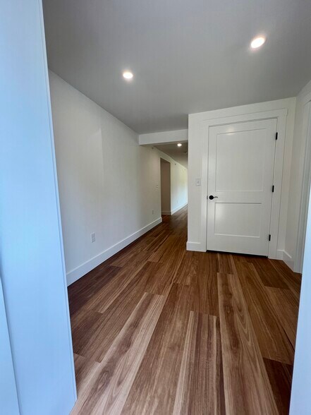 Building Photo - 61 Old Amherst Rd