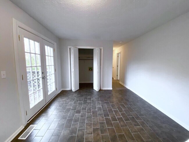 Building Photo - 2964 Dye Ford Rd