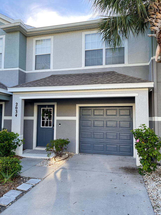 1-Car Garage, Driveway (1-Car), Visitor Parking Permit for 1 Car - 2034 Strathmill Dr