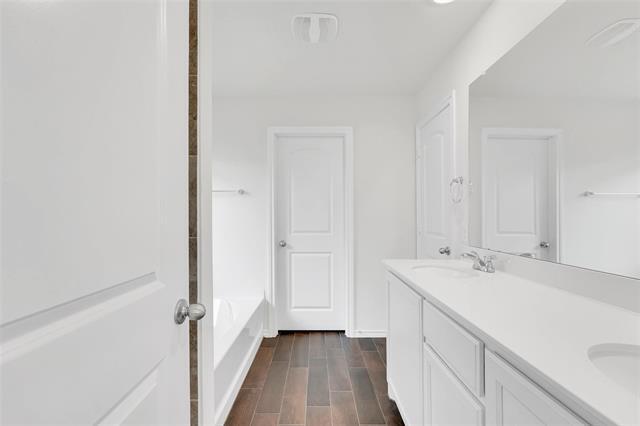 Building Photo - 4311 Cordata Dr