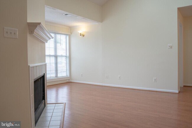 Building Photo - 12101 Greenwood Ct