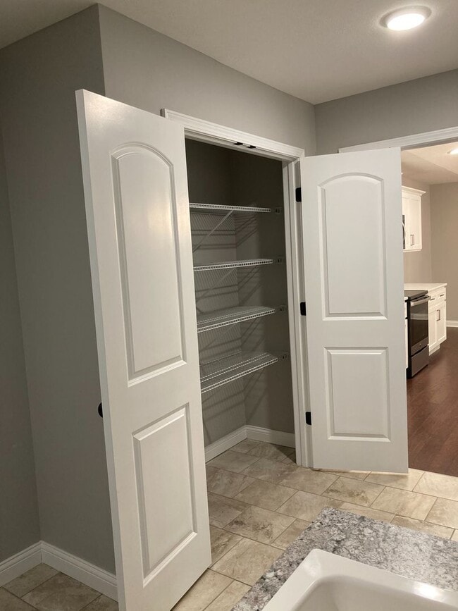 Building Photo - 116 Legacy Ct