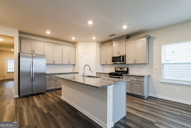 Building Photo - 5825 Hackberry Ln