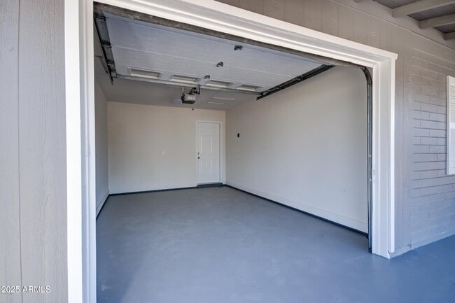 Building Photo - 557 W Toledo St