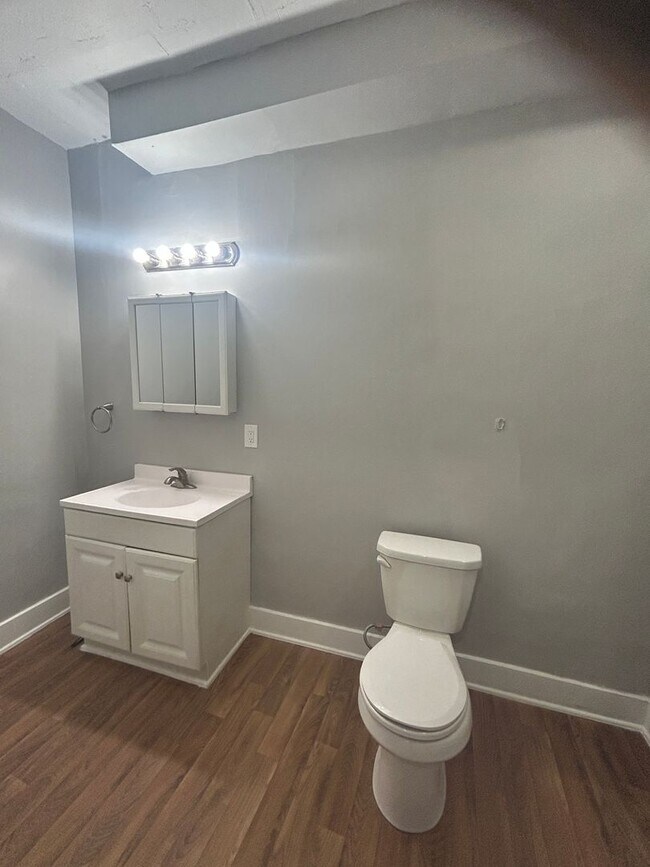 Building Photo - 3 Bedroom with a bonus room in East Davenport