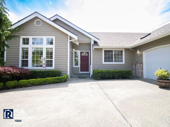 Building Photo - Beautiful 4BR Home Near Orting with Large Yard, Oversized Garage & A/C