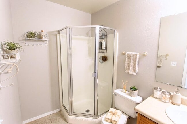 Building Photo - 8281 W Sandy Ln