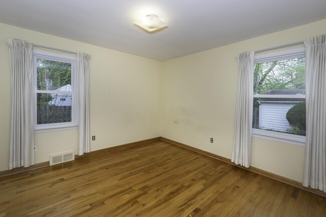 Building Photo - 1616 Morton Ave