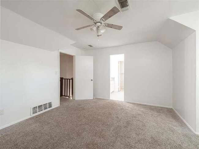 Building Photo - 404 Carter Dr