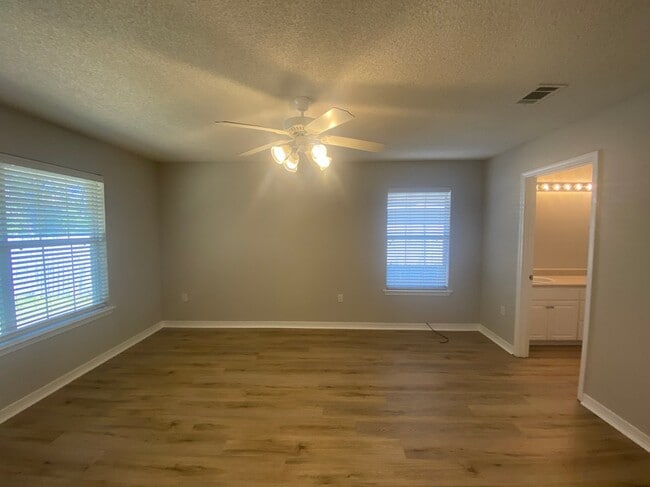 Building Photo - 9676 Parker Lake Cir