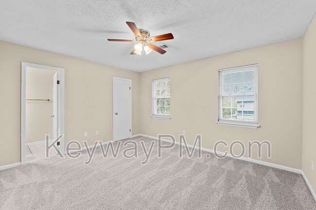 Building Photo - 3920 Almon Dr